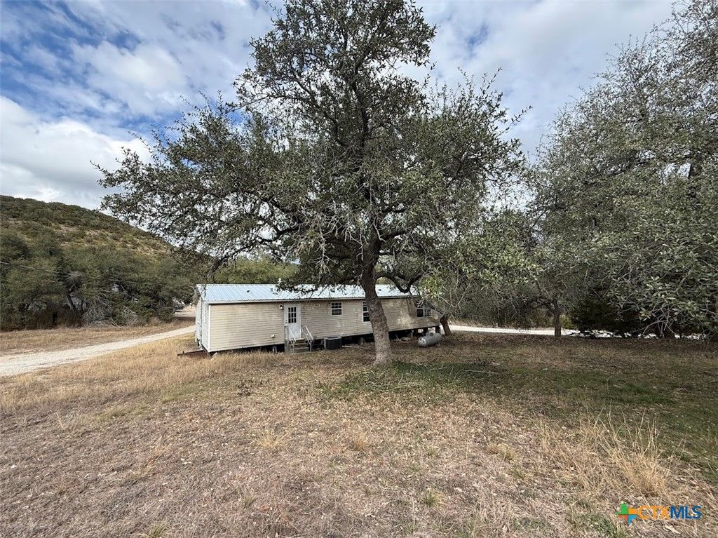 136 Sonnyland Drive, Canyon Lake, TX 78133
