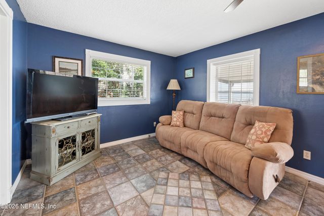 7932 SW COUNTY ROAD 18, Hampton, FL 32044