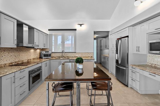 71 CAMINO DE LAS CALANDRIAS, Dorado, PR 00646