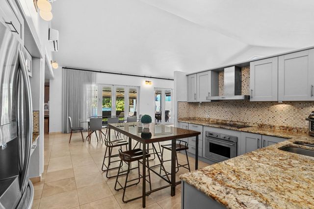 71 CAMINO DE LAS CALANDRIAS, Dorado, PR 00646