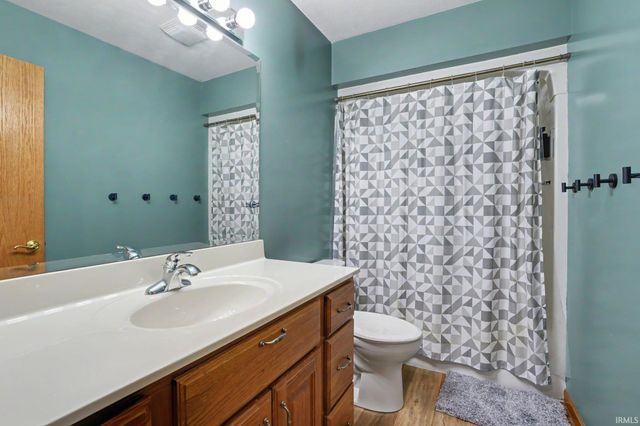 53303 Red Oak Court, Bristol, IN 46507