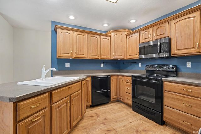 53303 Red Oak Court, Bristol, IN 46507