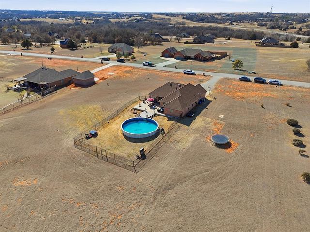 1700 Sandpiper Drive, Blanchard, OK 73010