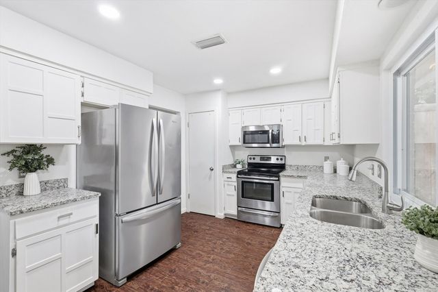 228 Wildfire Drive, Lewisville, TX 75067