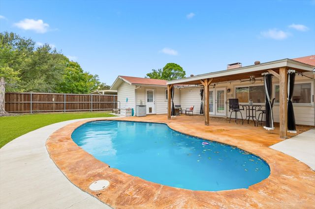 228 Wildfire Drive, Lewisville, TX 75067