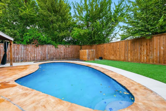 228 Wildfire Drive, Lewisville, TX 75067