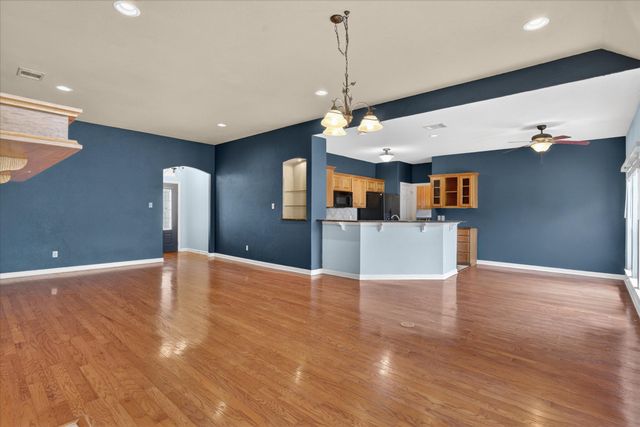 206 Water Oak Lane, Weatherford, TX 76086