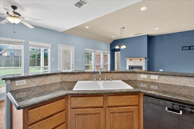 206 Water Oak Lane, Weatherford, TX 76086