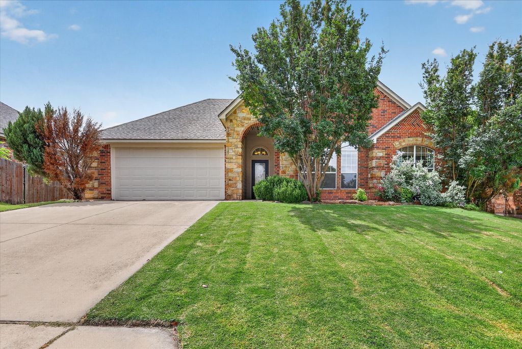 206 Water Oak Lane, Weatherford, TX 76086
