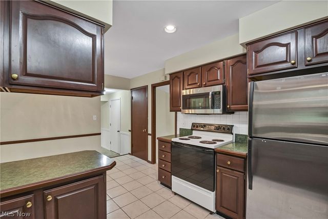 367 Bar Harbor Drive, Bay Village, OH 44140