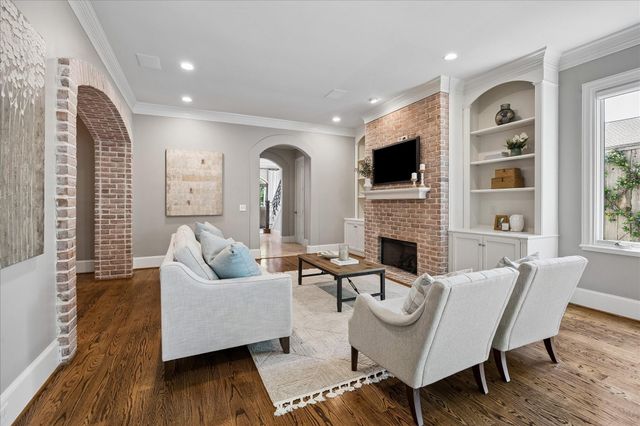 6604 Kelvin Drive, Houston, TX 77030