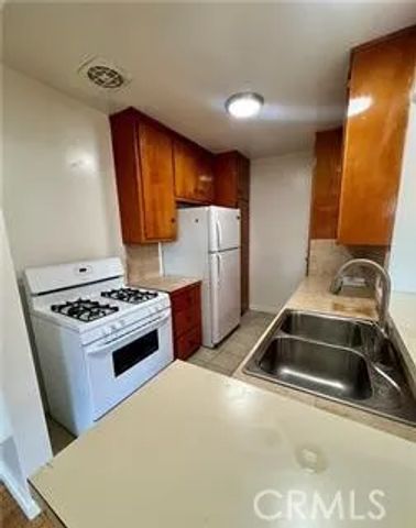 469 E Algrove 6, Covina, CA 91723