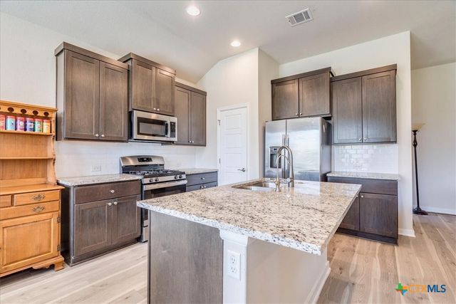 712 Coyote Creek Way, Kyle, TX 78640