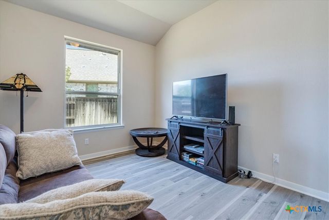 712 Coyote Creek Way, Kyle, TX 78640