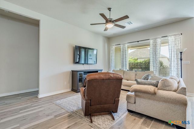 712 Coyote Creek Way, Kyle, TX 78640