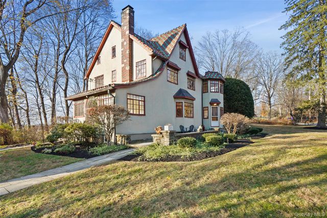 31 Laurel Drive, Mount Kisco, NY 10549