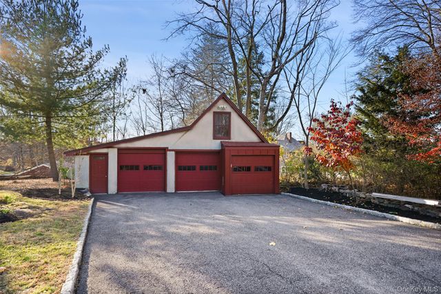 31 Laurel Drive, Mount Kisco, NY 10549