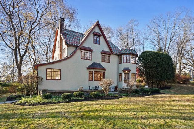 31 Laurel Drive, Mount Kisco, NY 10549