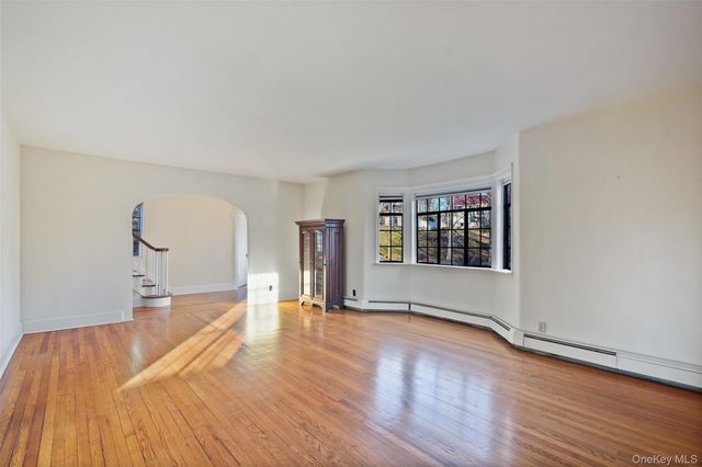 31 Laurel Drive, Mount Kisco, NY 10549