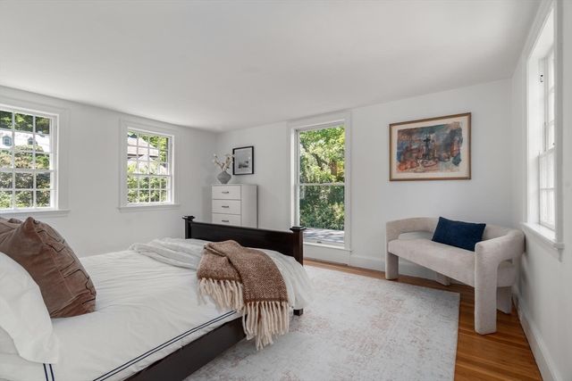 25 Chestnut Hill Rd, Newton, MA 02467