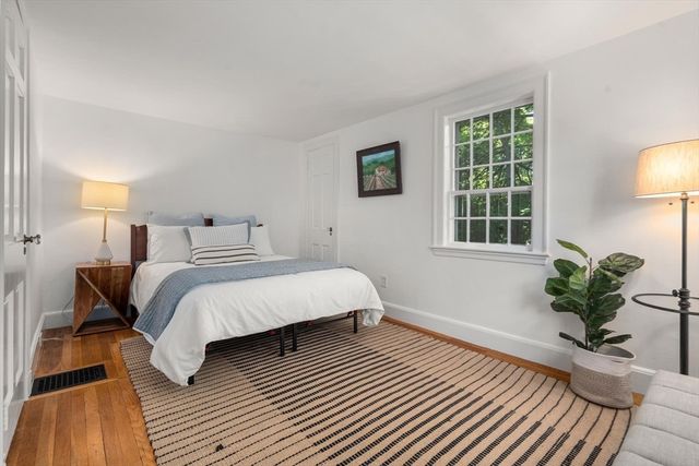 25 Chestnut Hill Rd, Newton, MA 02467