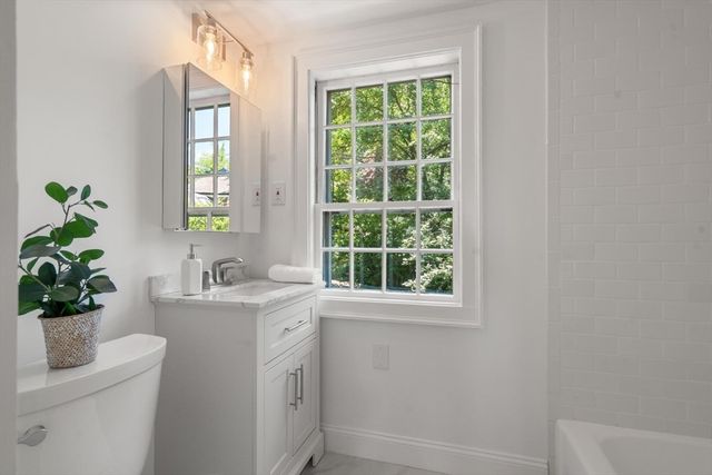 25 Chestnut Hill Rd, Newton, MA 02467