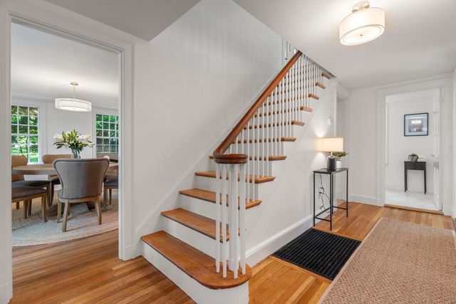 25 Chestnut Hill Rd, Newton, MA 02467