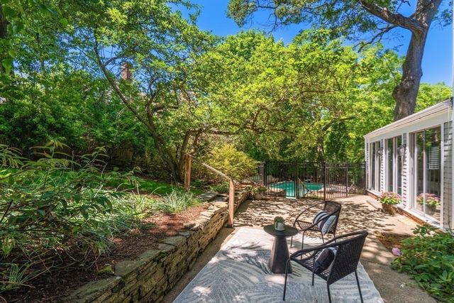 25 Chestnut Hill Rd, Newton, MA 02467