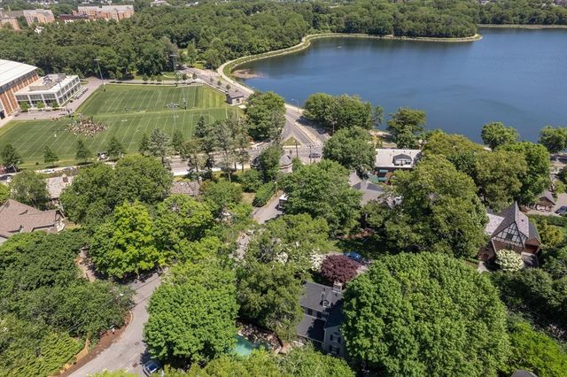 25 Chestnut Hill Rd, Newton, MA 02467