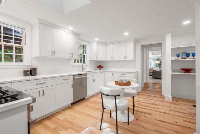 25 Chestnut Hill Rd, Newton, MA 02467