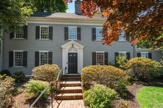 25 Chestnut Hill Rd, Newton, MA 02467