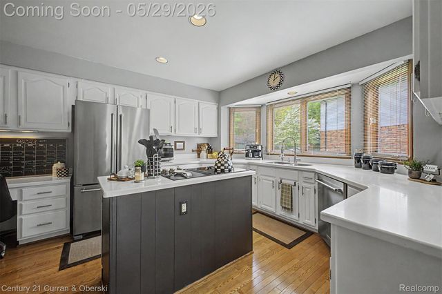 21470 Woodfarm Drive, Northville, MI 48167