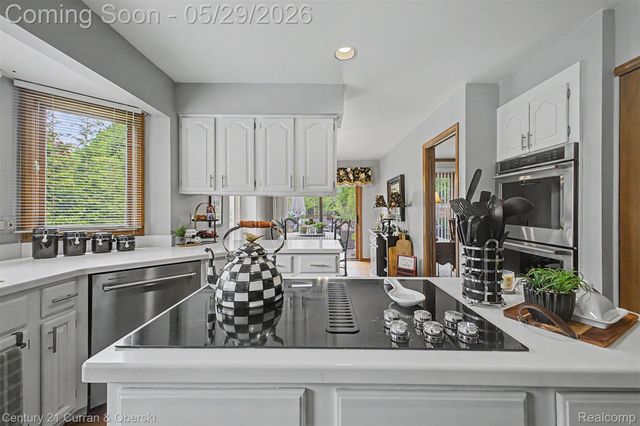 21470 Woodfarm Drive, Northville, MI 48167