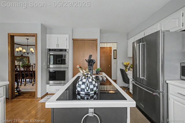 21470 Woodfarm Drive, Northville, MI 48167