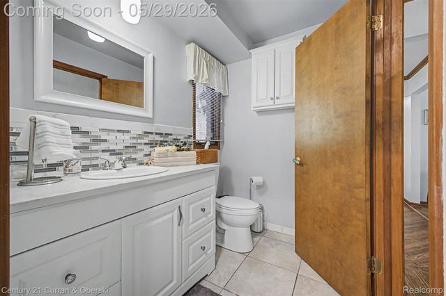 21470 Woodfarm Drive, Northville, MI 48167