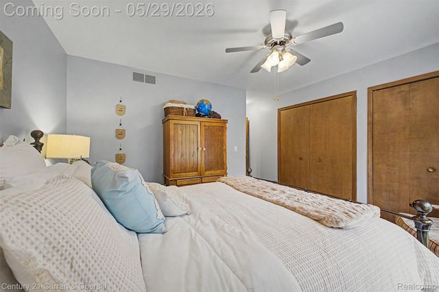 21470 Woodfarm Drive, Northville, MI 48167