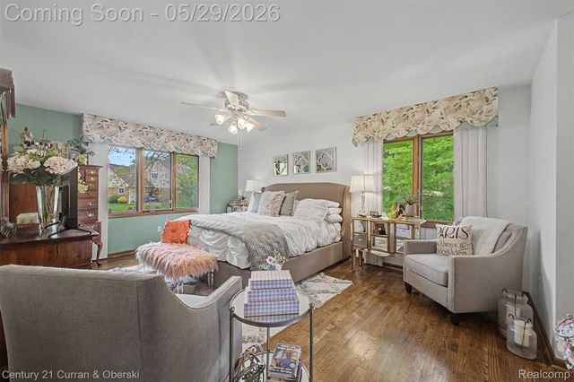 21470 Woodfarm Drive, Northville, MI 48167