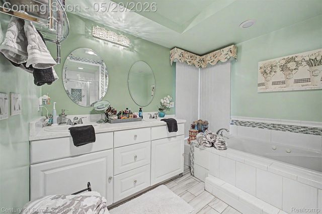 21470 Woodfarm Drive, Northville, MI 48167