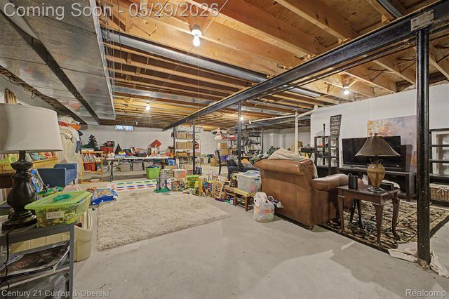 21470 Woodfarm Drive, Northville, MI 48167