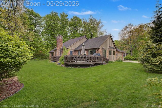 21470 Woodfarm Drive, Northville, MI 48167