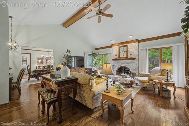 21470 Woodfarm Drive, Northville, MI 48167