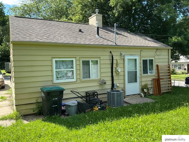 2015 N 37th Street, Omaha, NE 68111