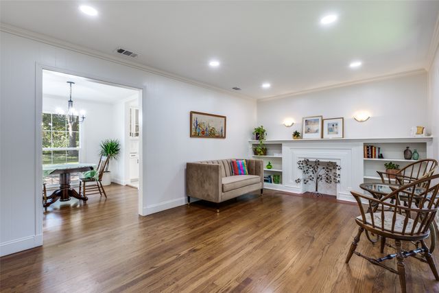 4427 Somerville Avenue, Dallas, TX 75206