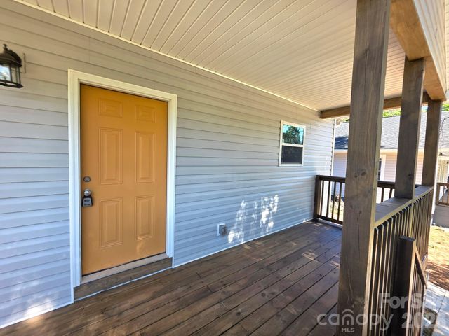 1105 8th Street, Statesville, NC 28677