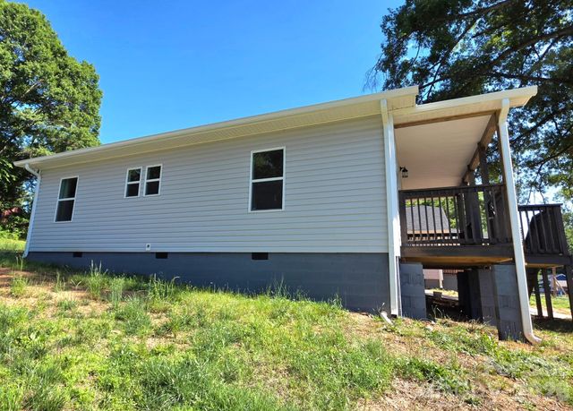 1105 8th Street, Statesville, NC 28677