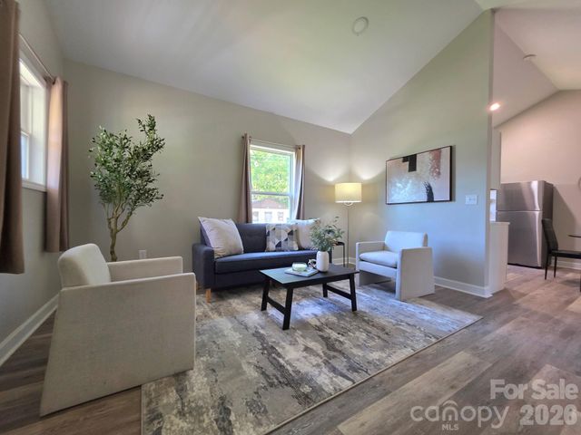 1105 8th Street, Statesville, NC 28677