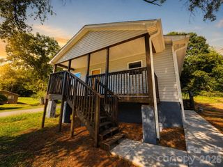 1105 8th Street, Statesville, NC 28677