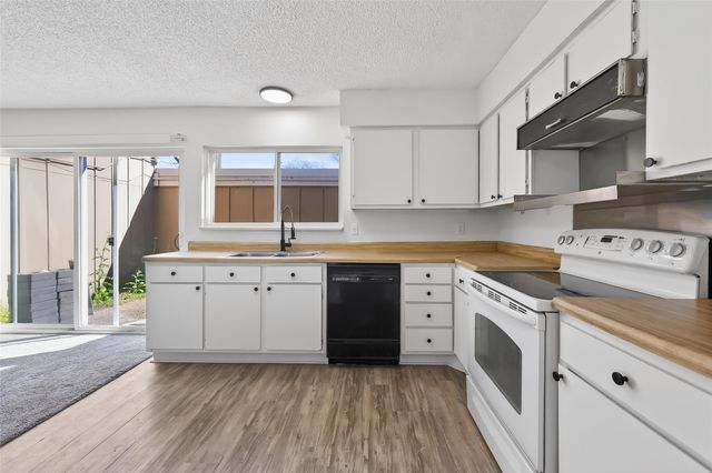 11539 Village Place Drive 166, Houston, TX 77077