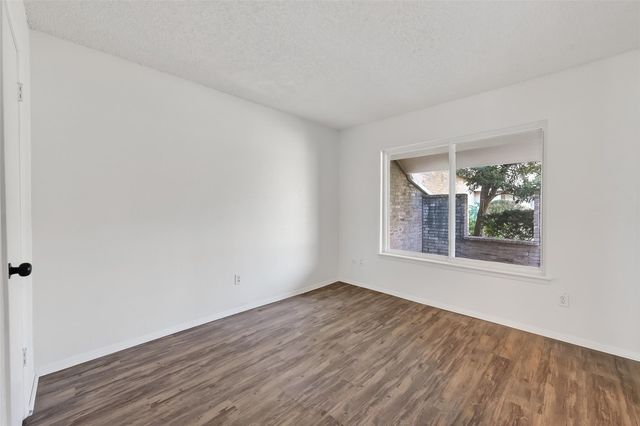 11539 Village Place Drive 166, Houston, TX 77077