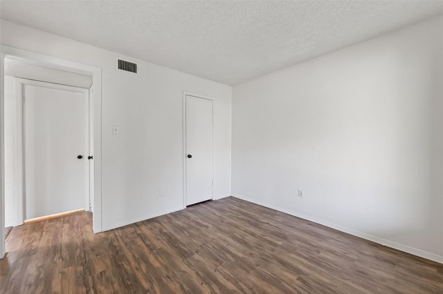 11539 Village Place Drive 166, Houston, TX 77077